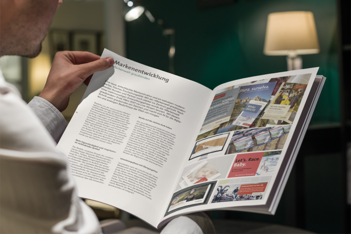 Mockup Jahresbericht 2021 Mockup Jahresbericht 2021